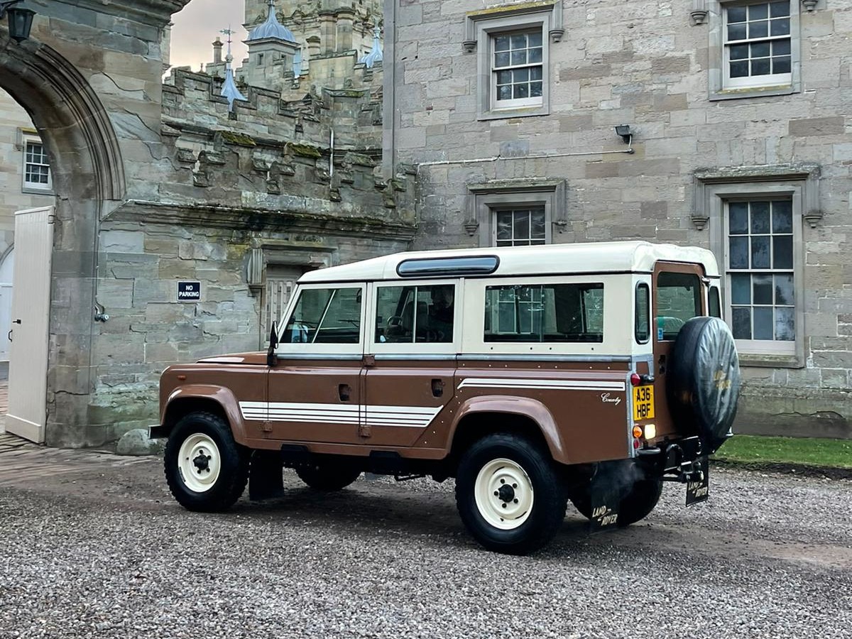 1983 Land Rover Defender Image 2