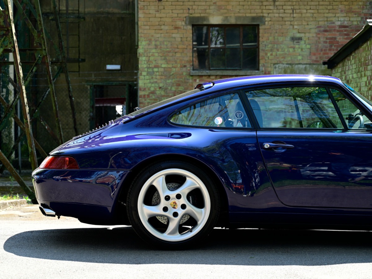 1993 Porsche 911 Image 5