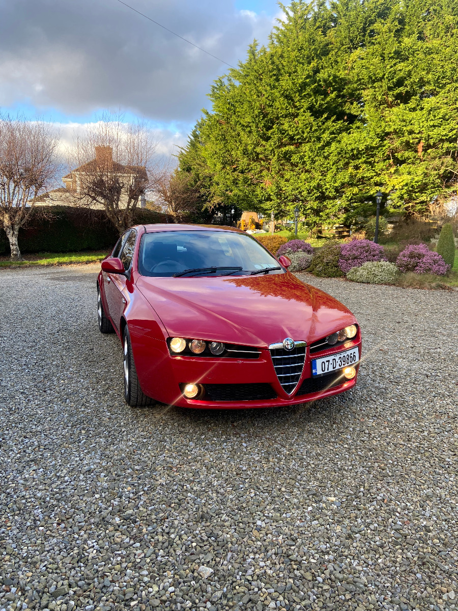 2007 Alfa Romeo 159 Image 2