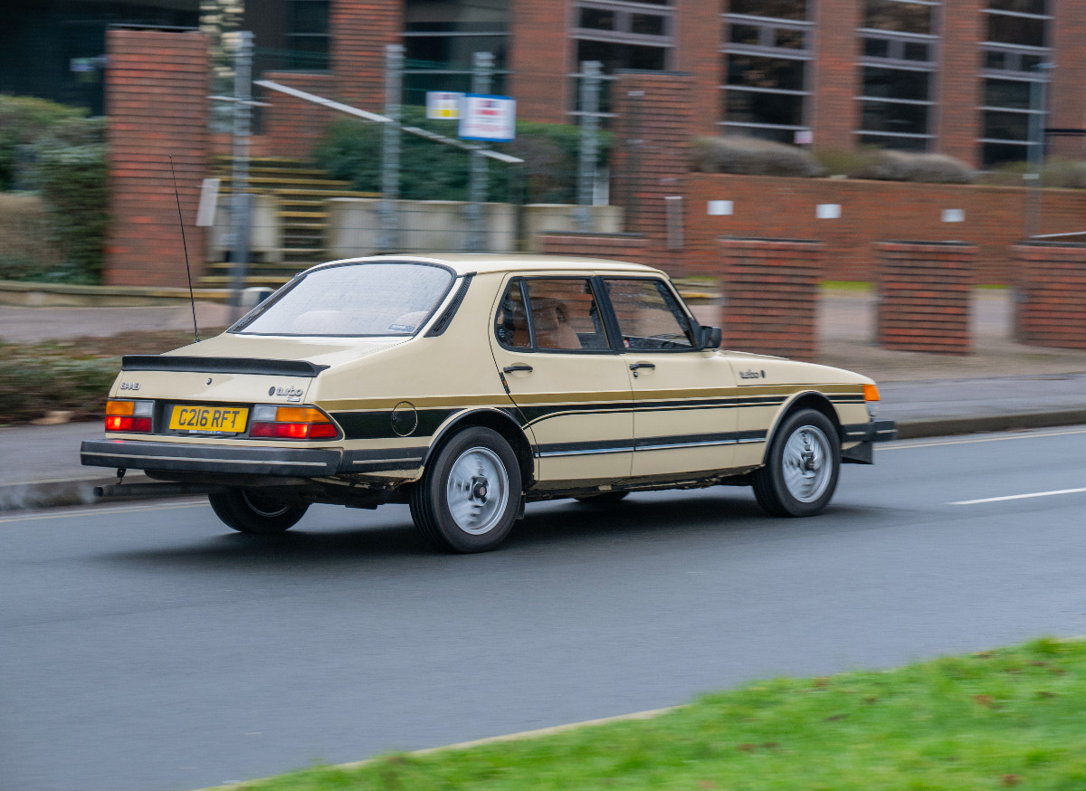 1984 Saab 900 Image 17