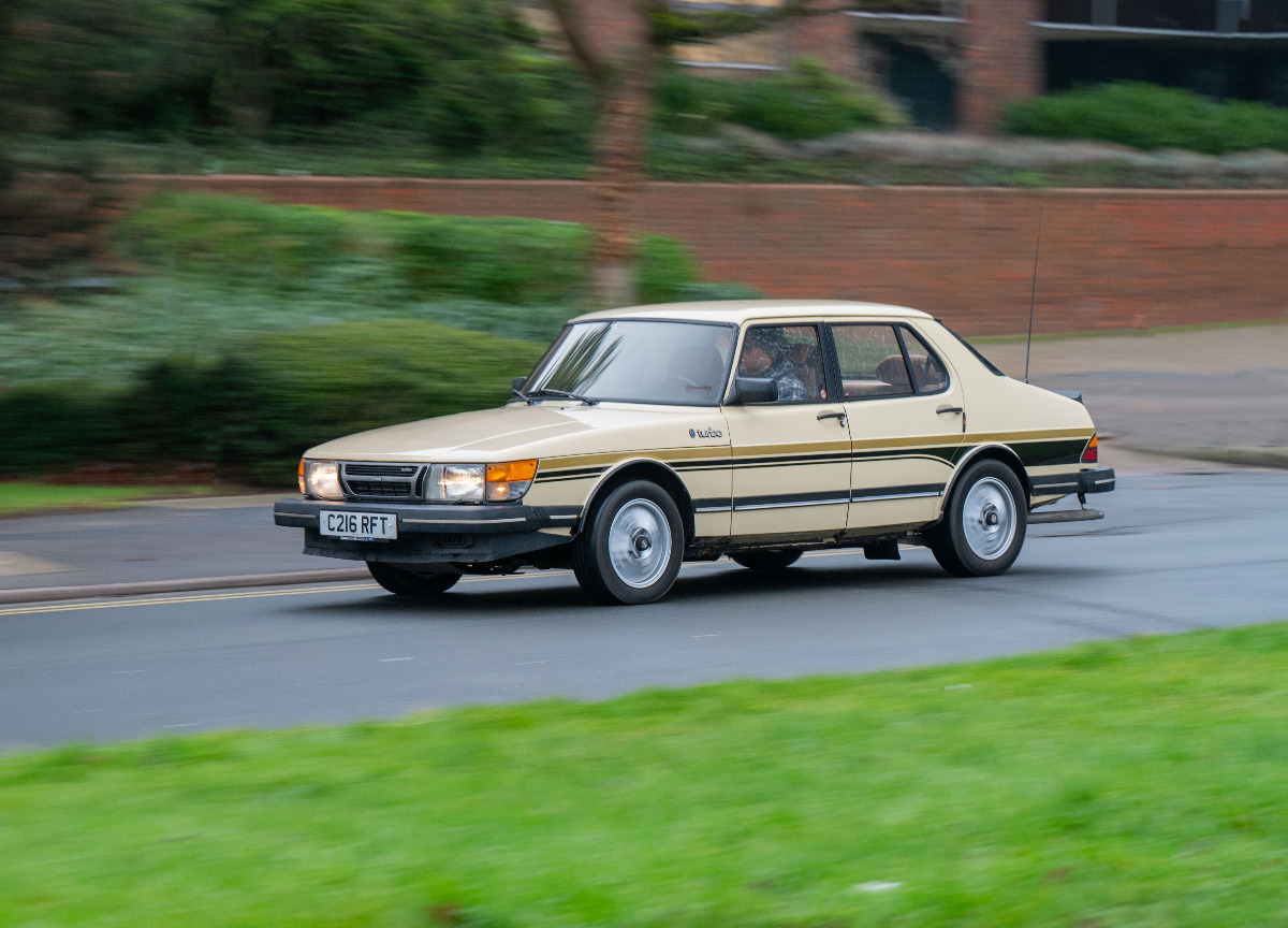 1984 Saab 900 Image 16