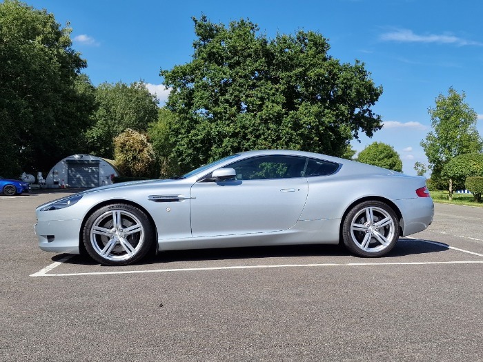 2010 Aston Martin DB9 Image 7