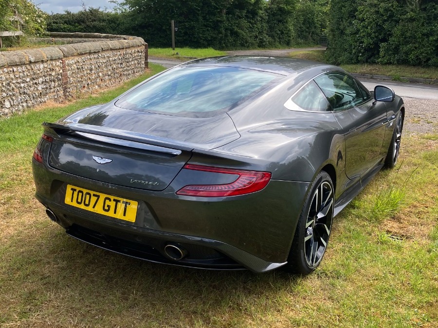 2015 Aston Martin V12 Vanquish Image 2