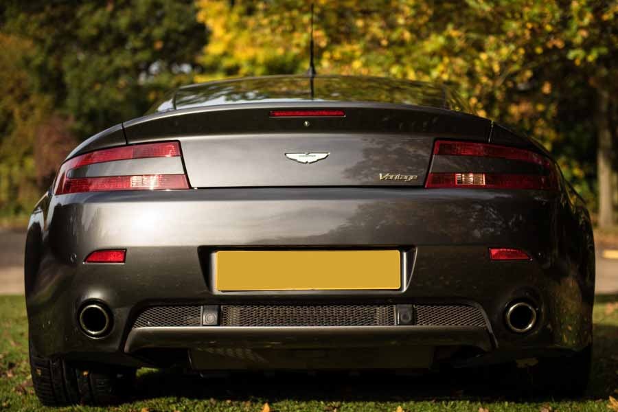 2006 Aston Martin V8 Vantage Image 3