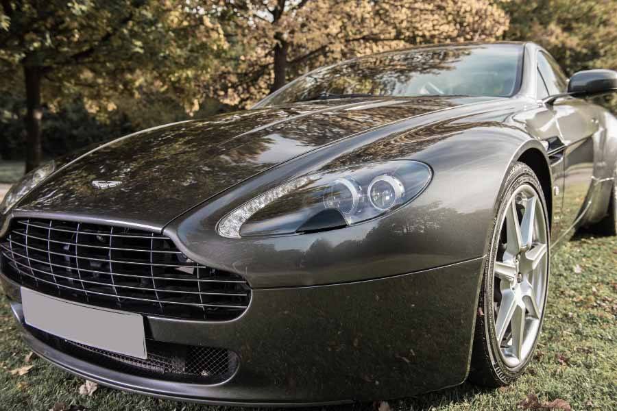 2006 Aston Martin V8 Vantage Image 1
