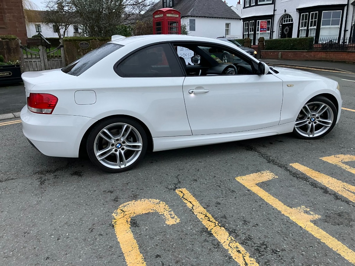 2010 BMW 1 Series Image 3