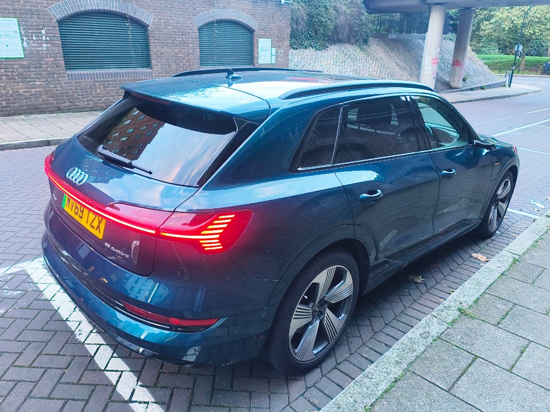 2019 Audi E-Tron Image 8