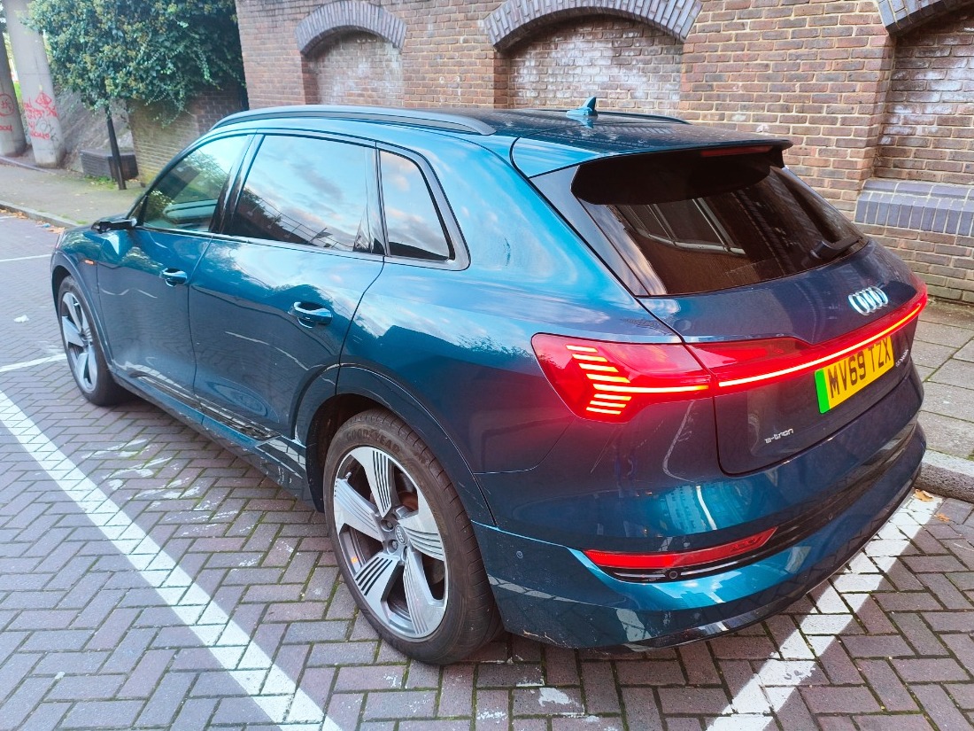 2019 Audi E-Tron Image 2