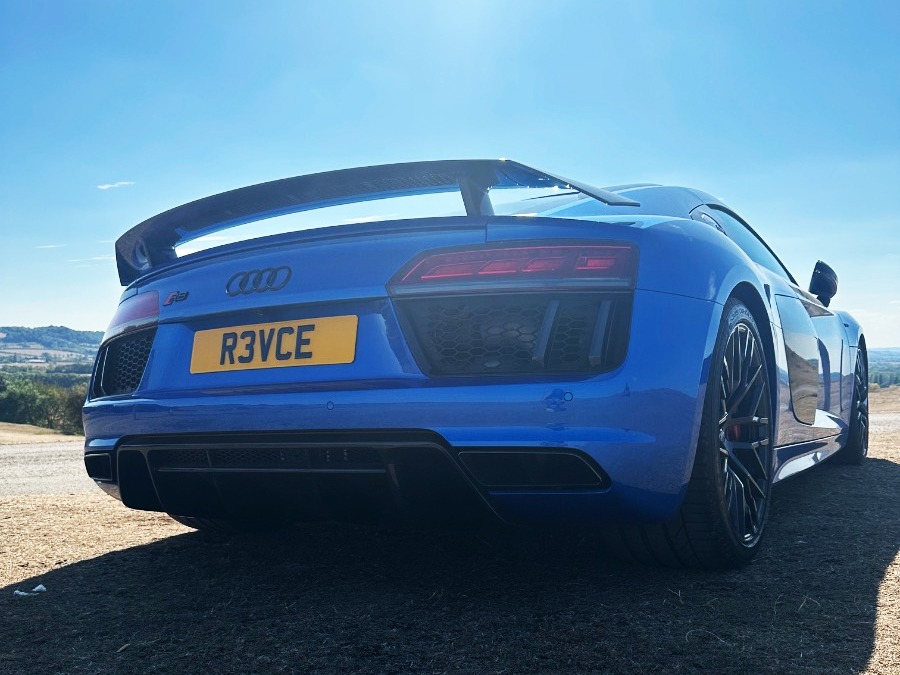 2016 Audi R8 Image 2