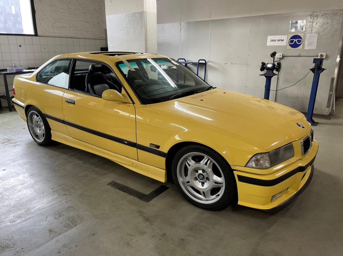 1995 BMW M3 Image 2