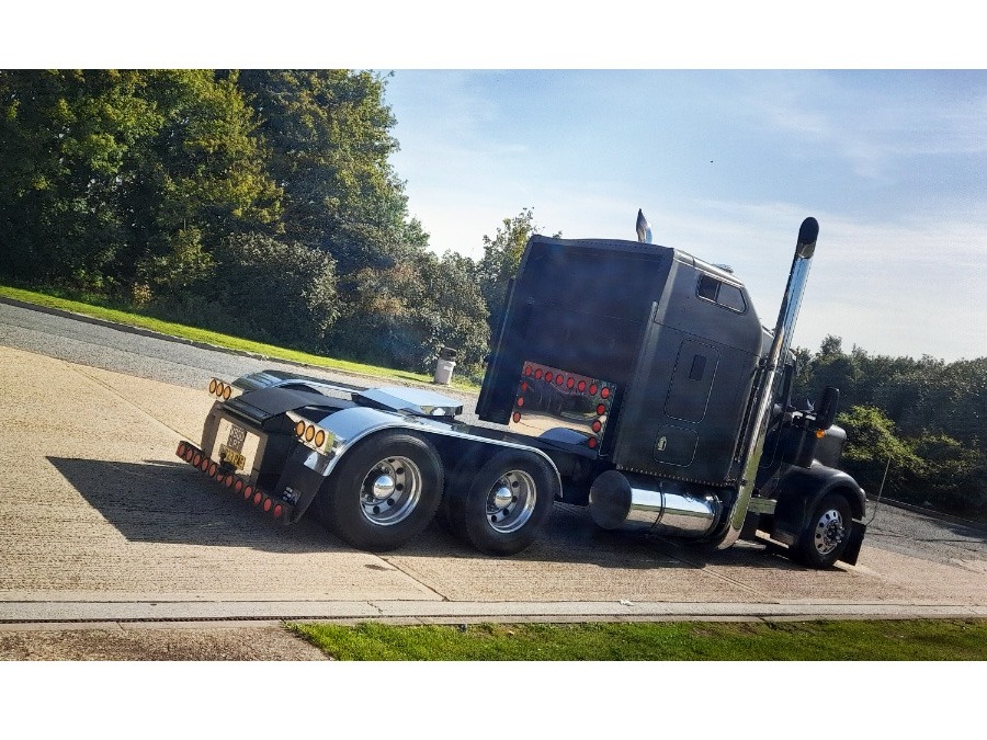 1995 Kenworth W900L Image 3