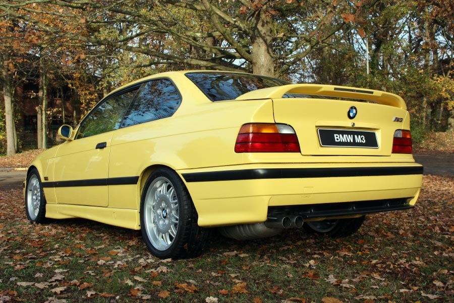 1994 BMW M3 Image 3