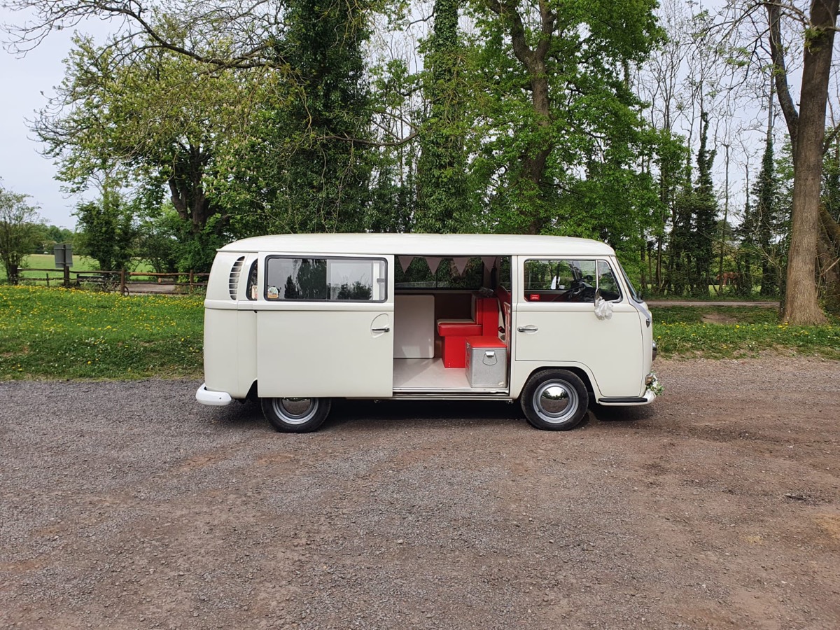 1970 Volkswagen T2 Camper Van / Bus Image 3