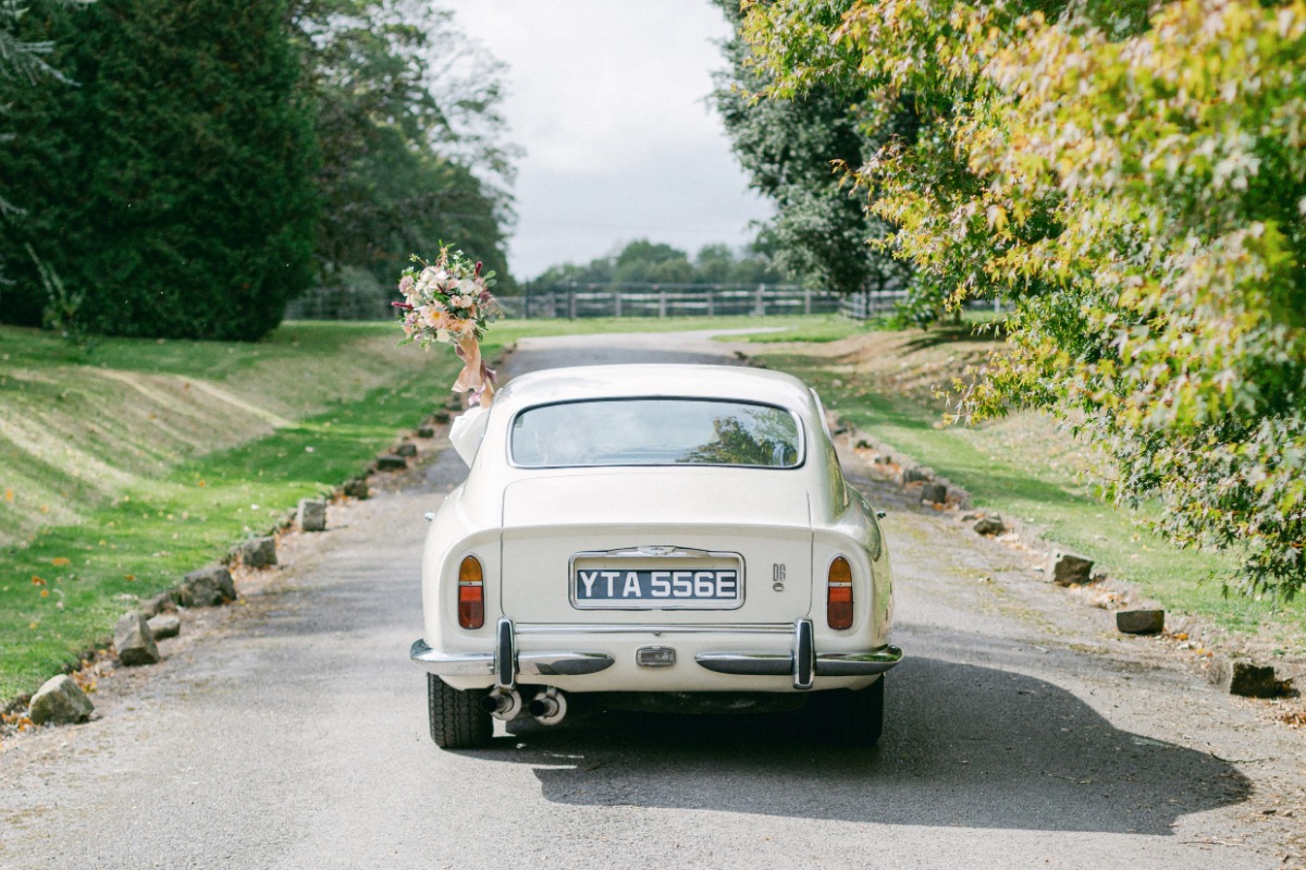 1966 Aston Martin DB6 Image 13