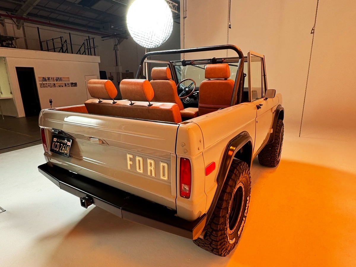 1975 Ford Bronco Image 2