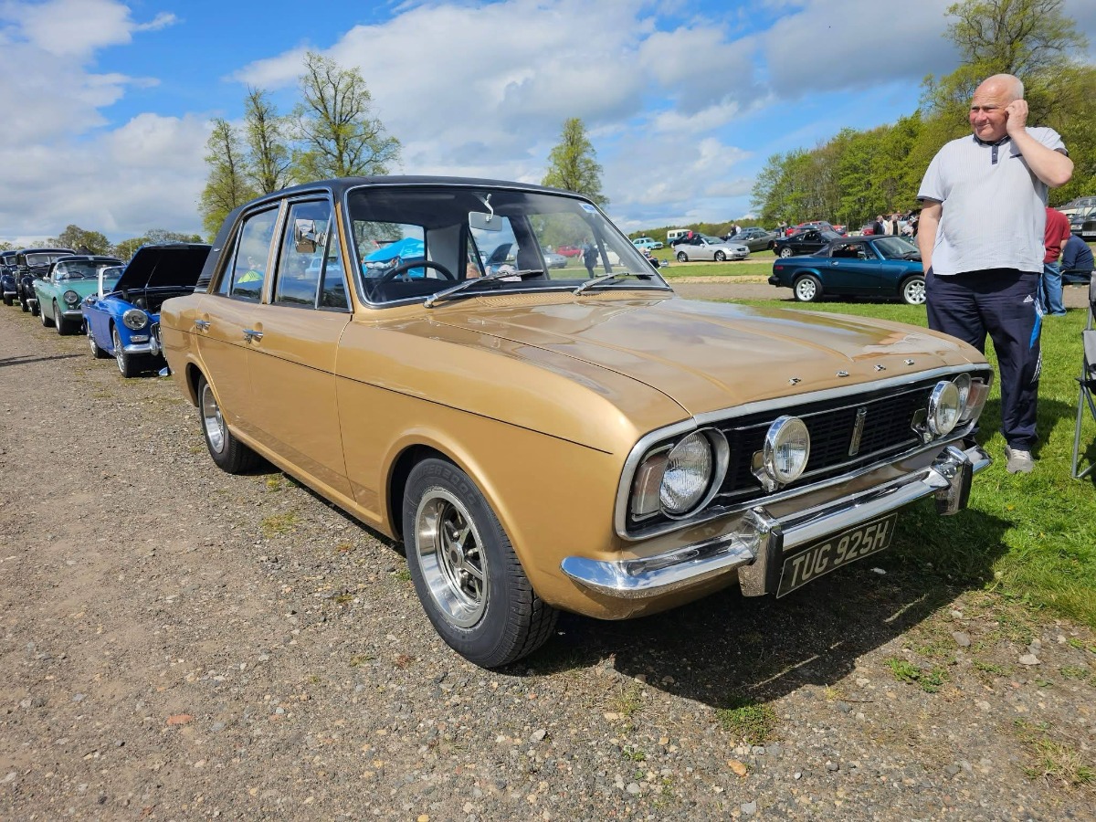 1969 Ford Cortina Image 2