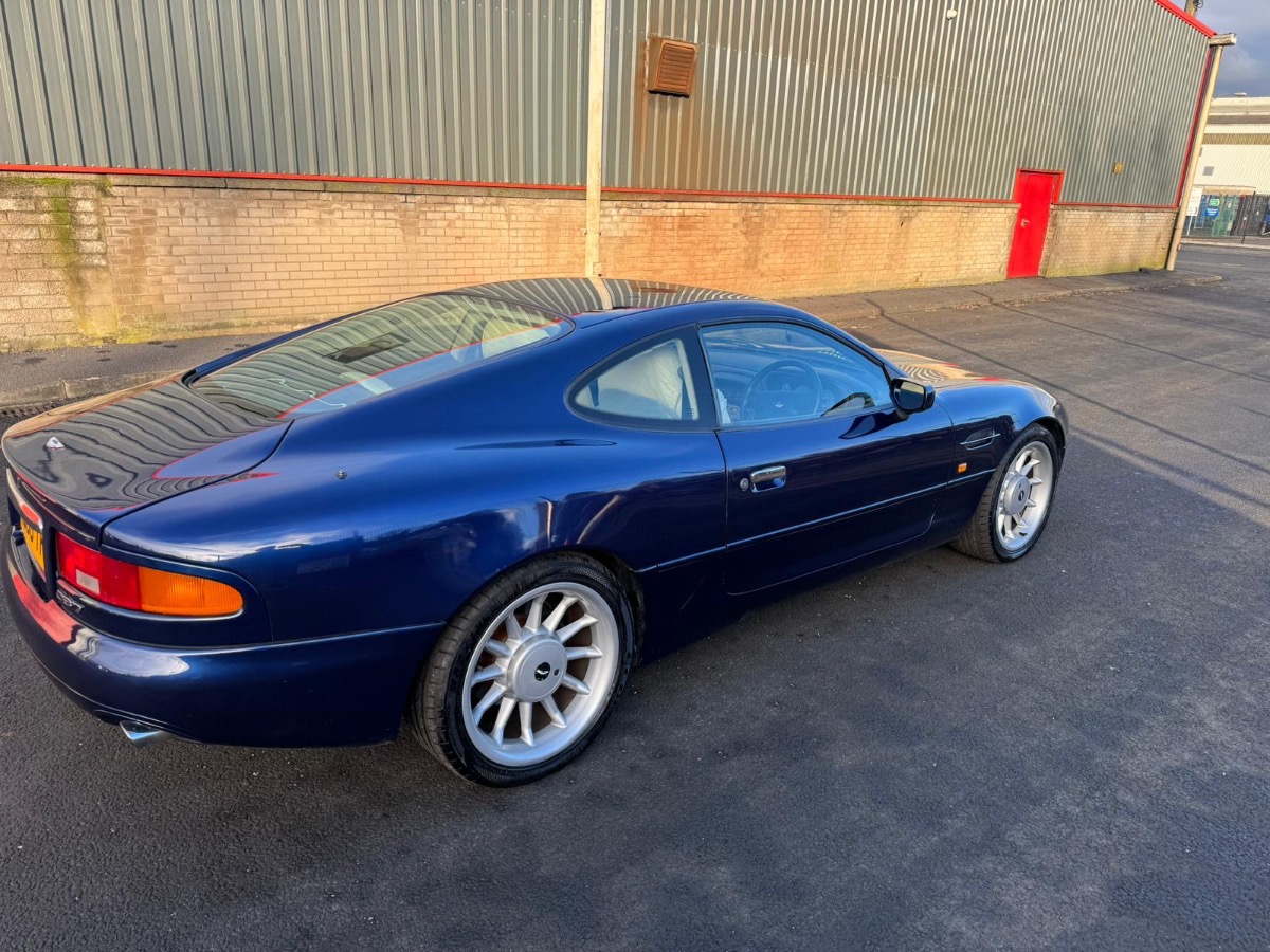 1995 Aston Martin DB7 Image 2