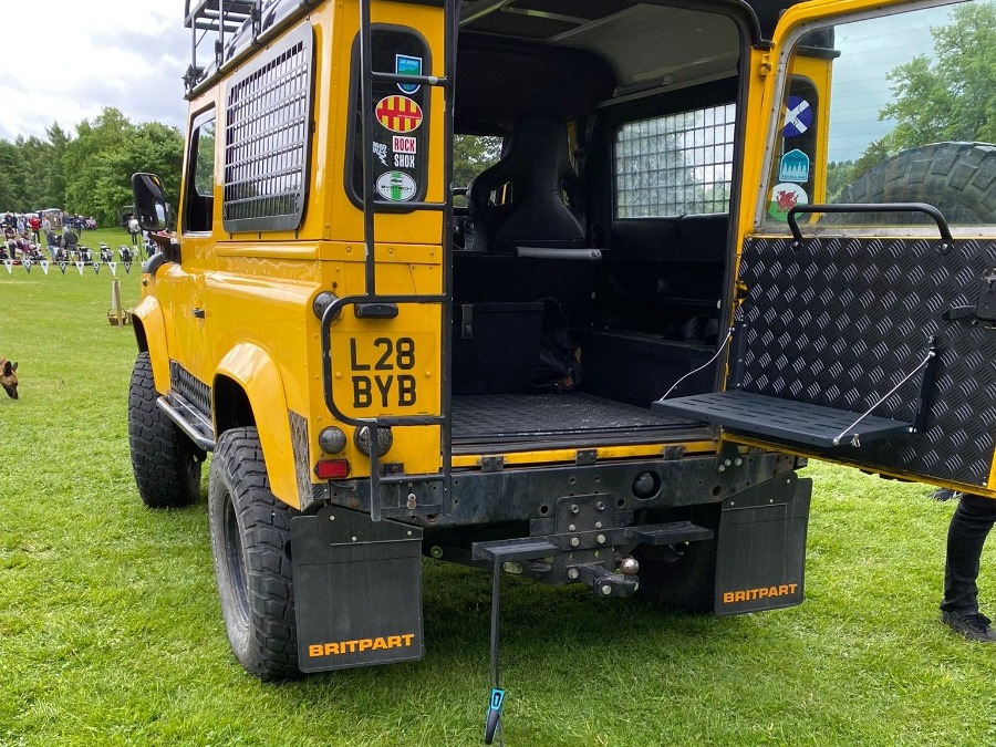 2001 Land Rover Defender 90 Image 4