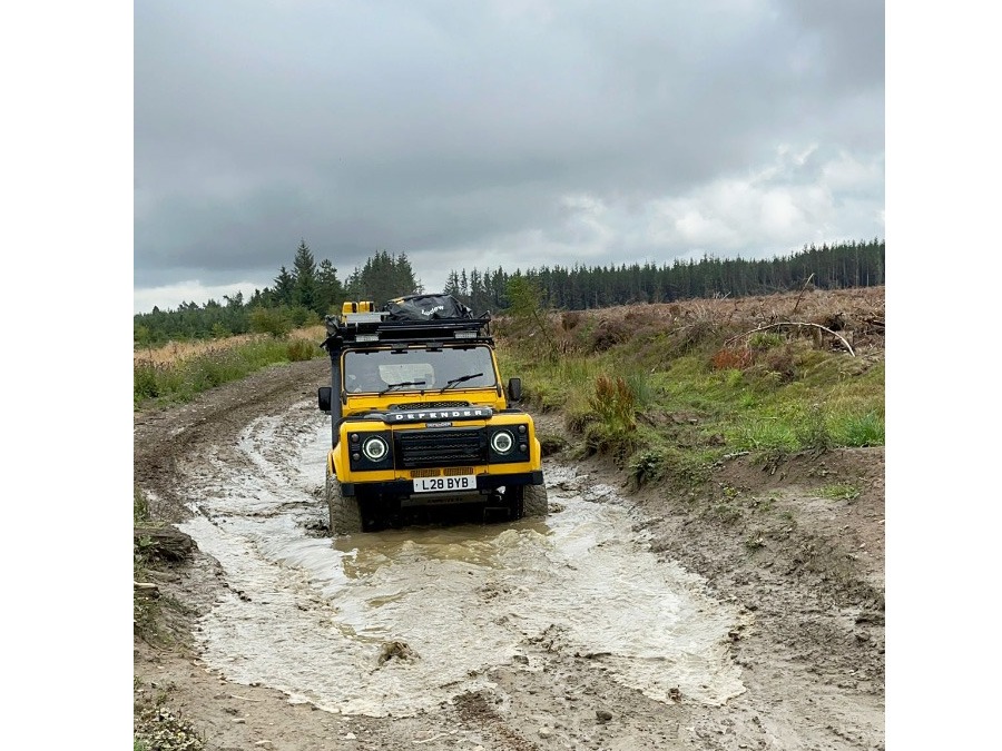 2001 Land Rover Defender 90 Image 2
