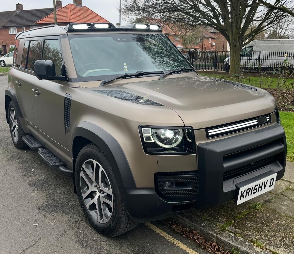 2024 Land Rover Defender 110 Image 2