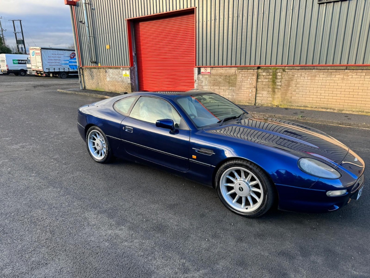 1995 Aston Martin DB7 Image 1