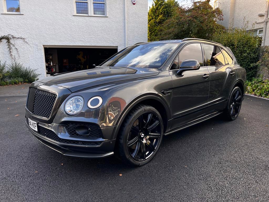 2018 Bentley Bentayga Image 1