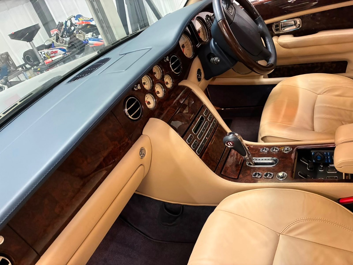 2005 Bentley Arnage Image 20