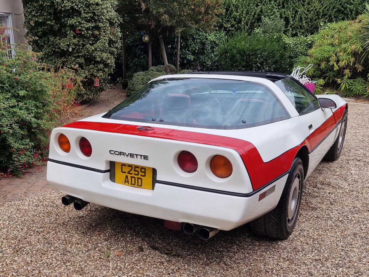 1985 Chevrolet Corvette Image 2