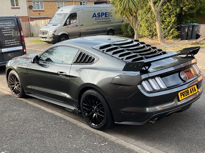 2017 Ford Mustang Image 1
