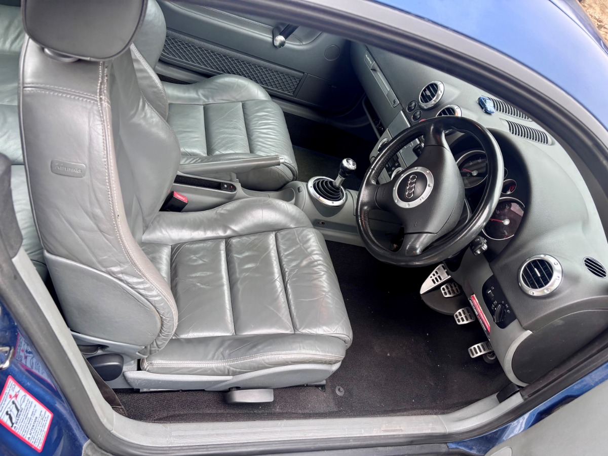 2003 Audi TT Image 6