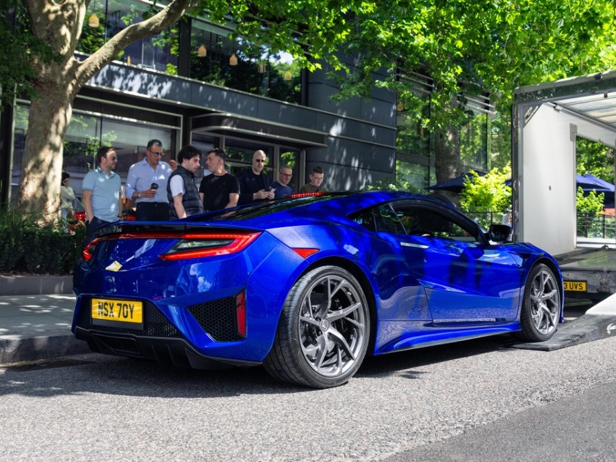 2017 Honda NSX Image 2