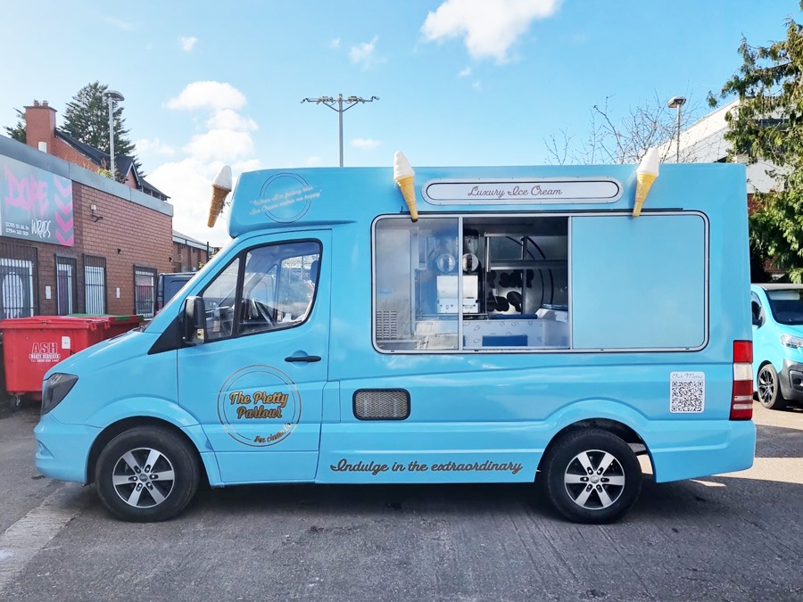 2013 Mercedes-Benz Sprinter 3500 Image 2