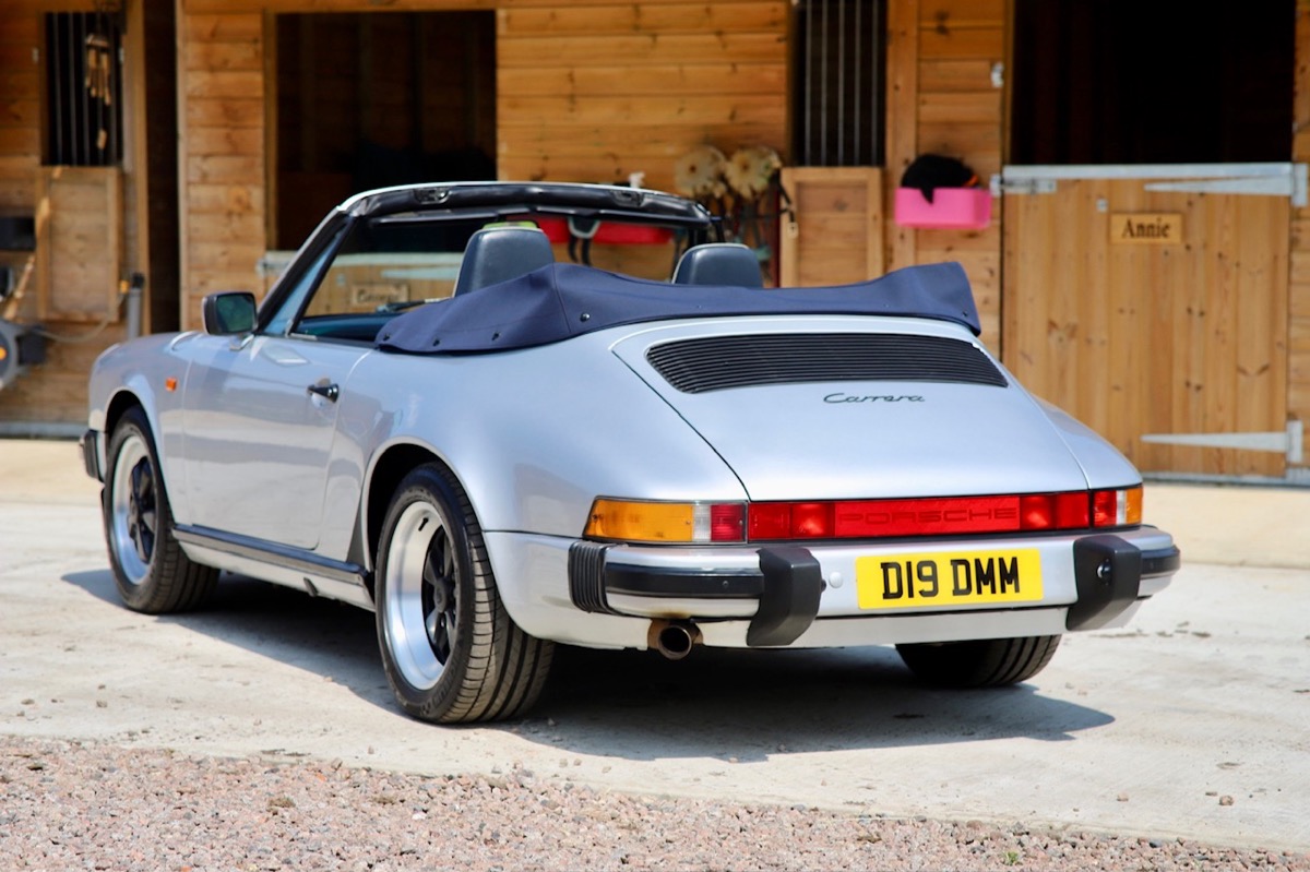 1989 Porsche 911 Image 2