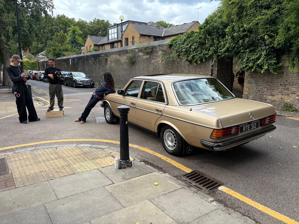 1982 Mercedes-Benz 230 Image 2