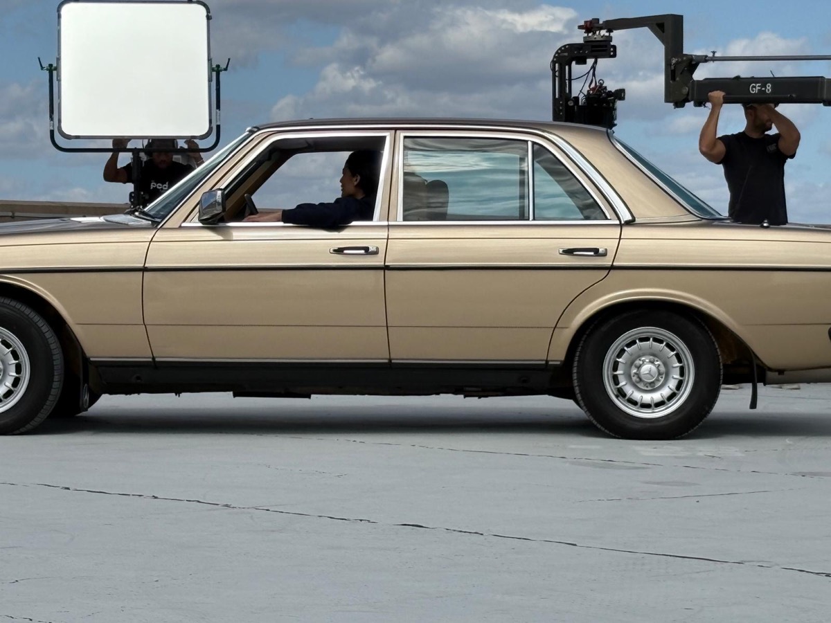 1982 Mercedes-Benz 230 Image 4