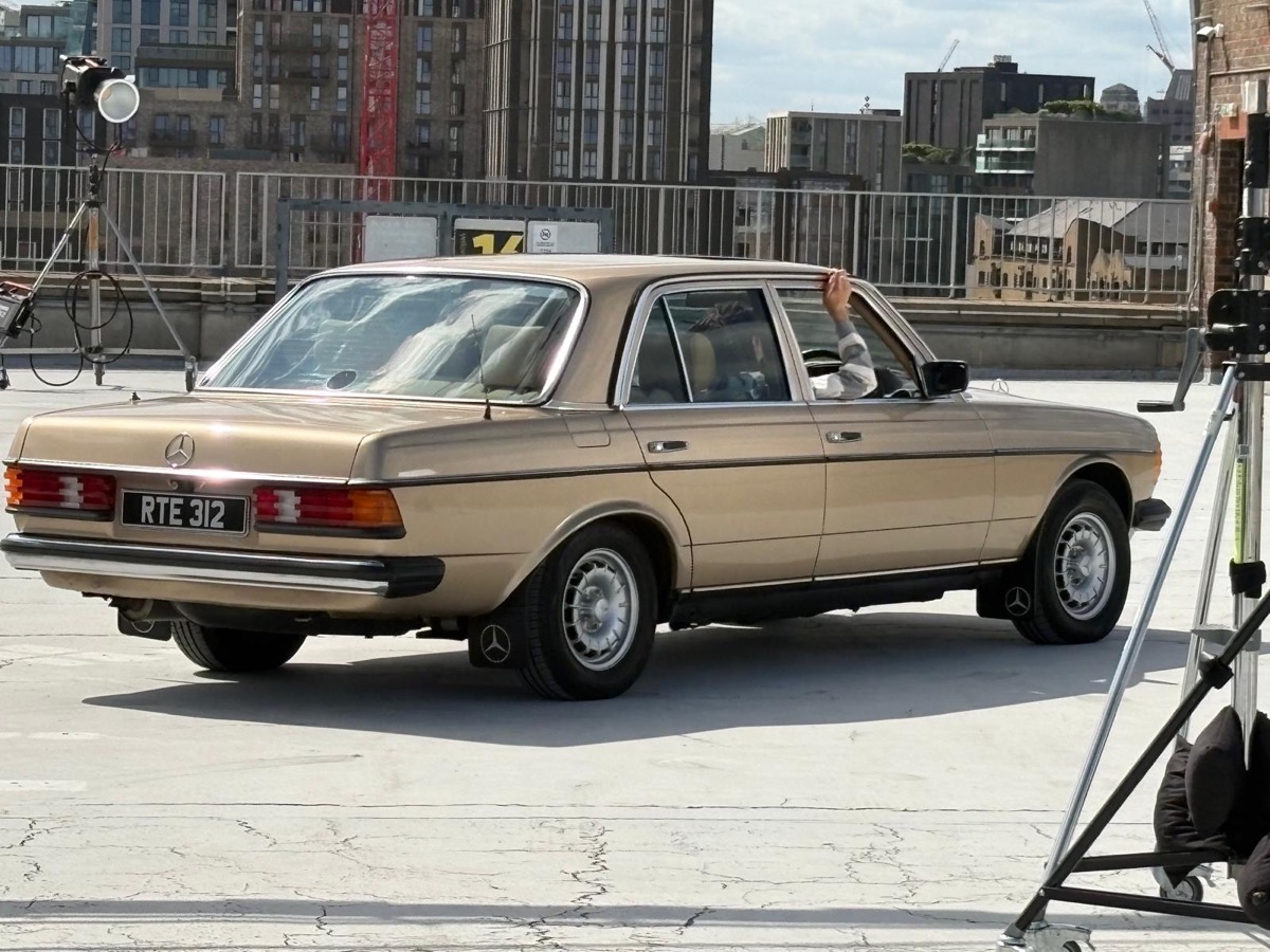 1982 Mercedes-Benz 230 Image 6
