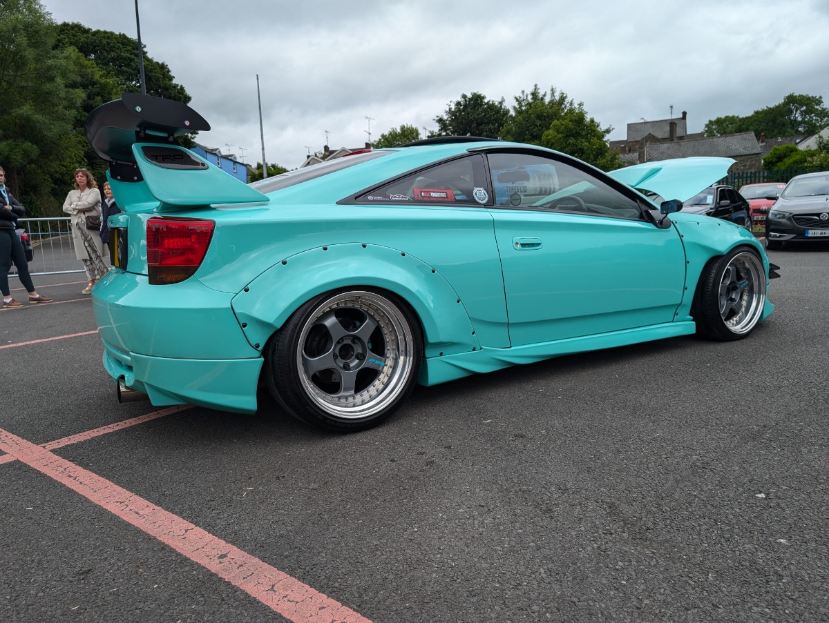 2001 Toyota Celica Image 4