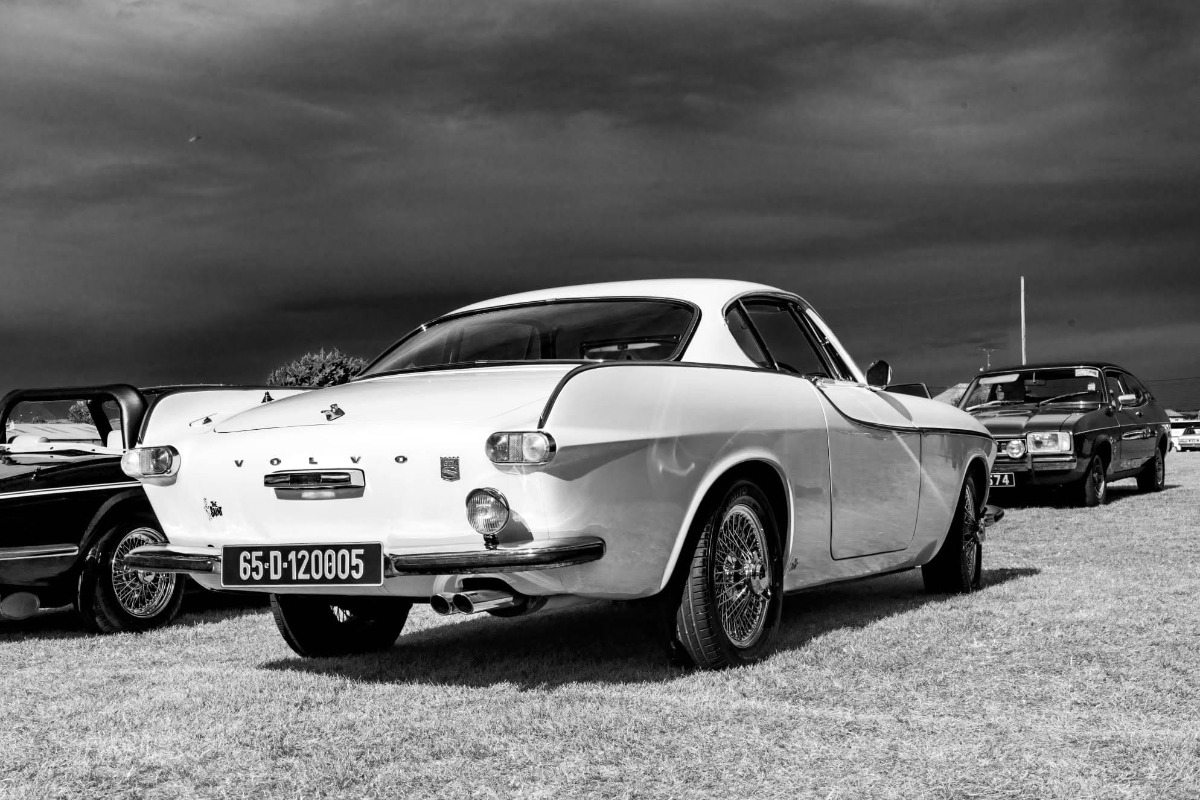 1965 Volvo P1800 Image 2