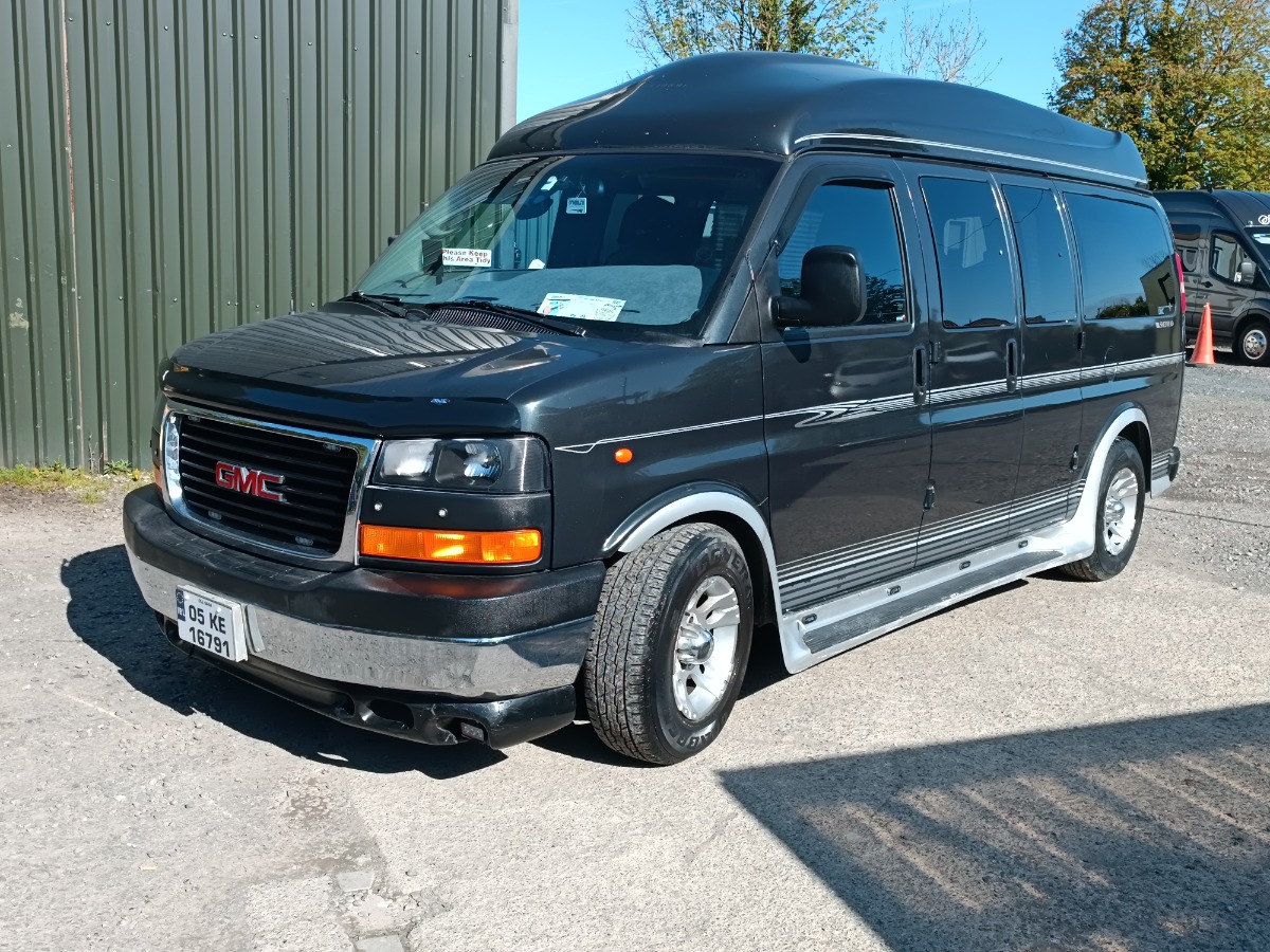2005 GMC Savana Image 2