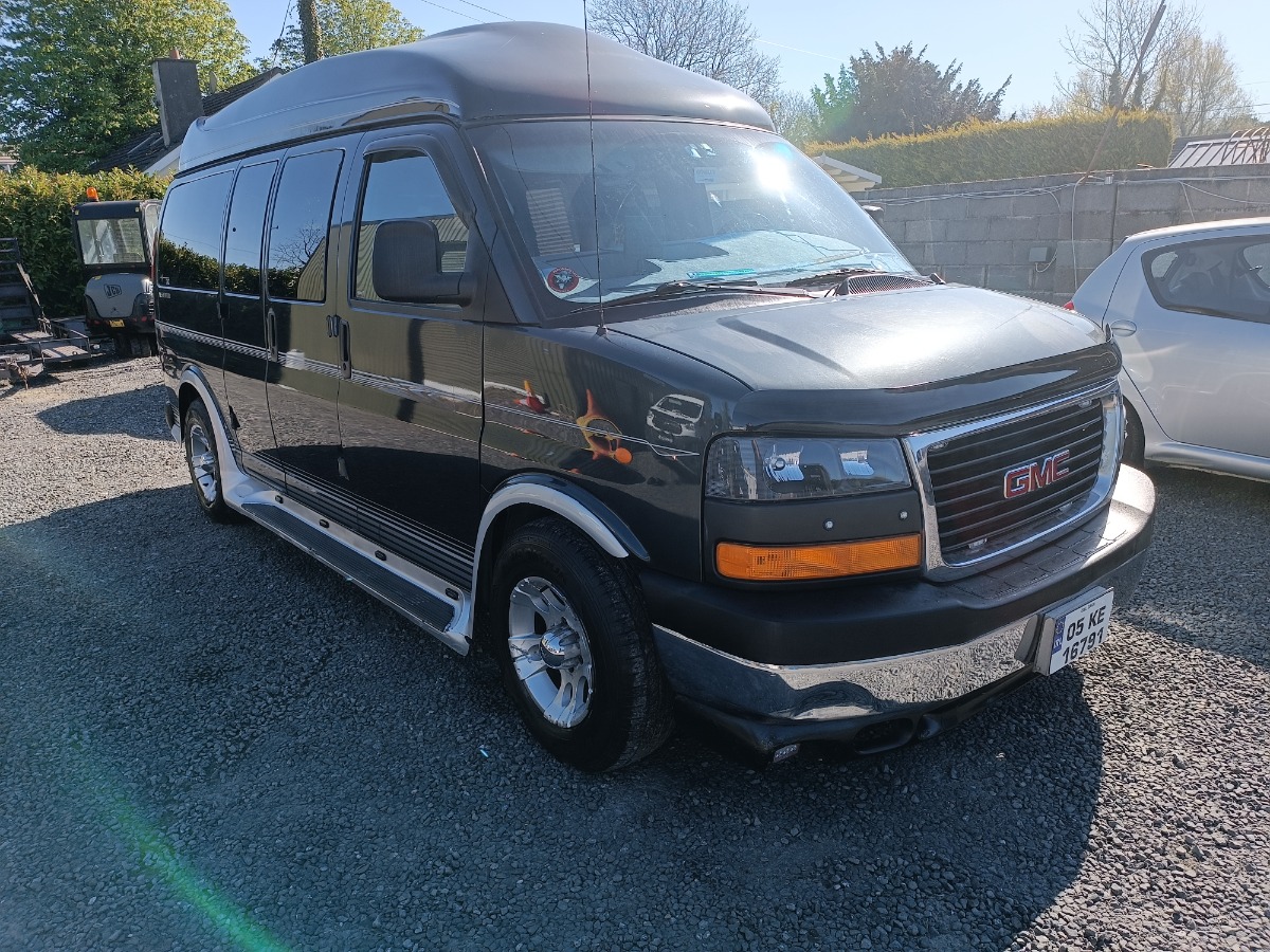 2005 GMC Savana Image 3