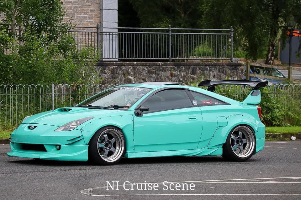 2001 Toyota Celica Image 2