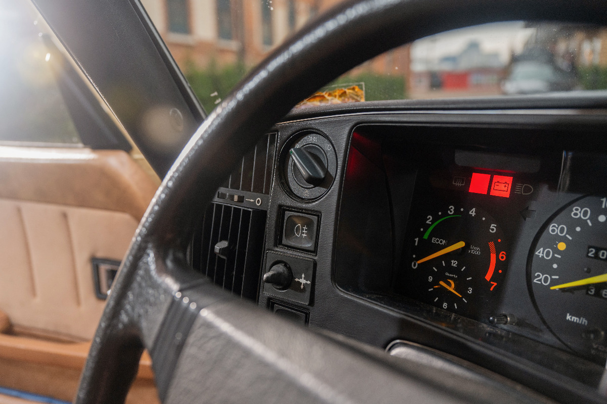 1984 Saab 900 Image 10