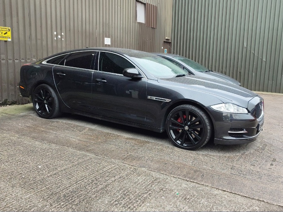 2013 Jaguar XJ Image 2