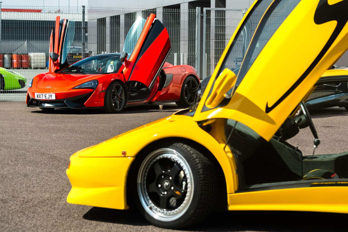 2017 McLaren 570GT Image 9