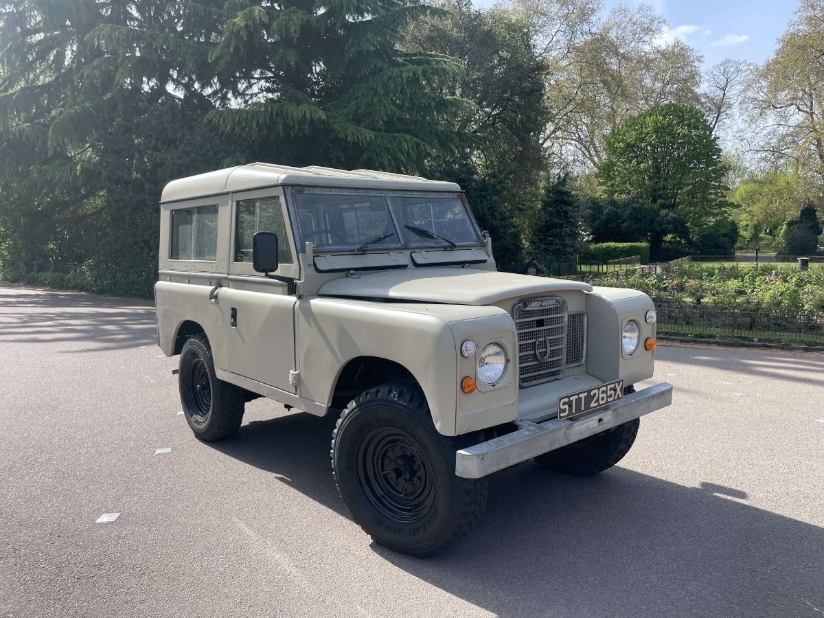 1982 Land Rover 88 Image 2
