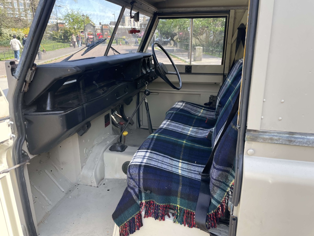 1982 Land Rover 88 Image 7