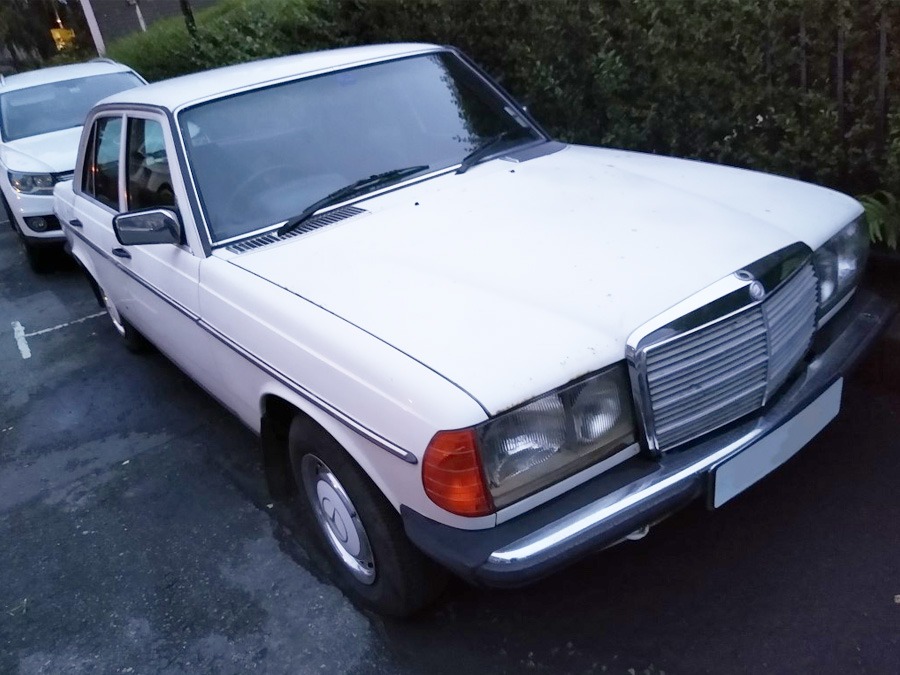 1982 Mercedes-Benz 230 Image 1