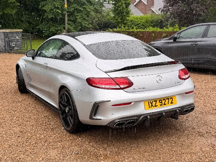 2016 Mercedes-Benz C-CLASS Image 2