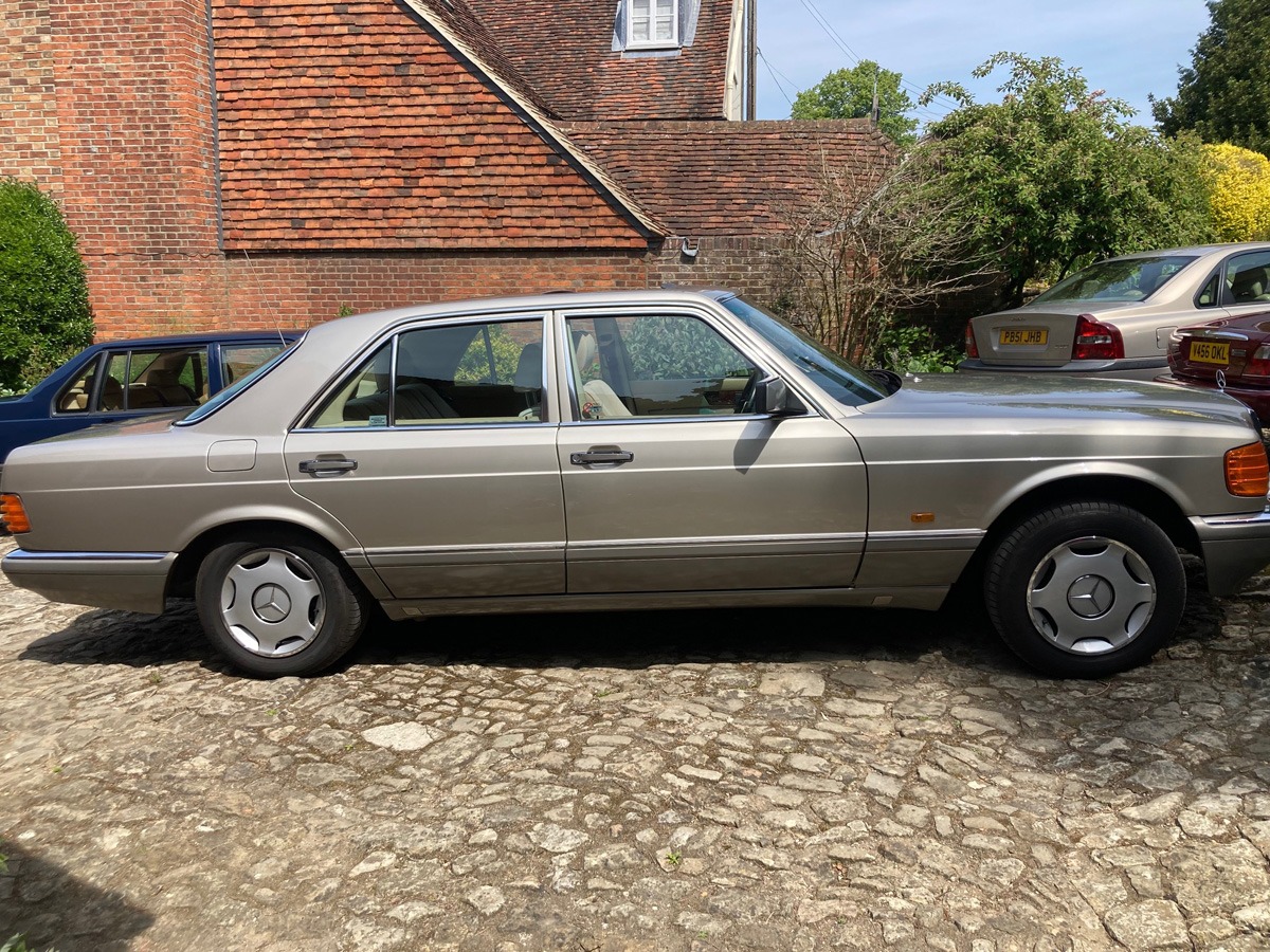 1992 Mercedes-Benz 300SE Image 7