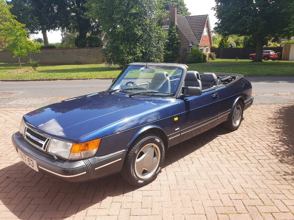 1992 Saab 900 Image 1